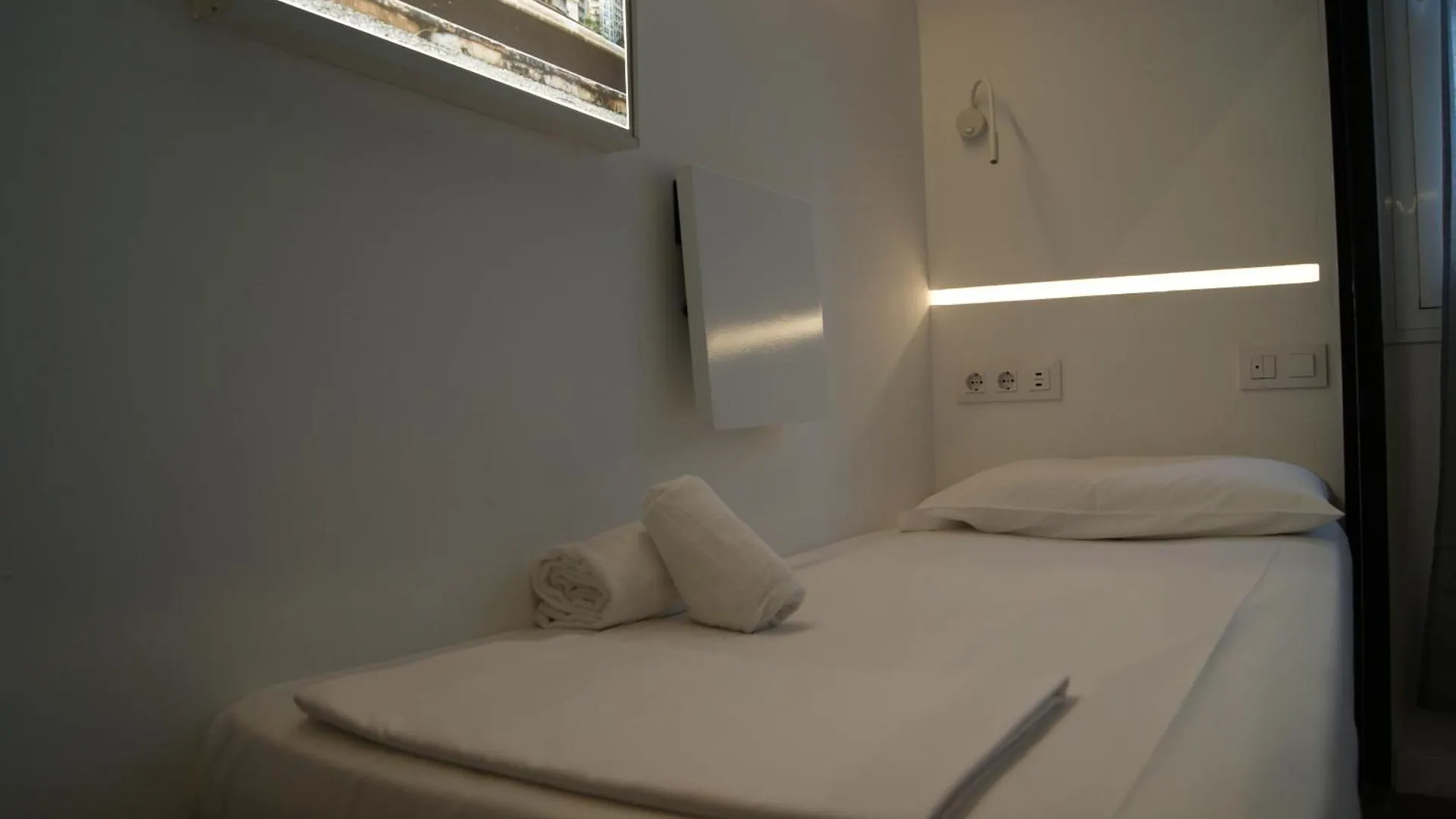 M Pods Malaga Hotel 2*,  Spanje