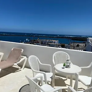 Mirador Del Muelle House Hostal Órzola