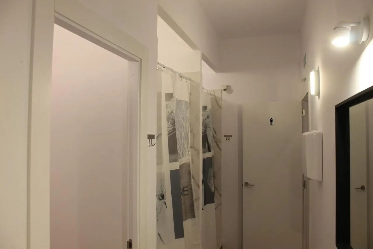 Capsule hotel M Pods Malaga Hotel