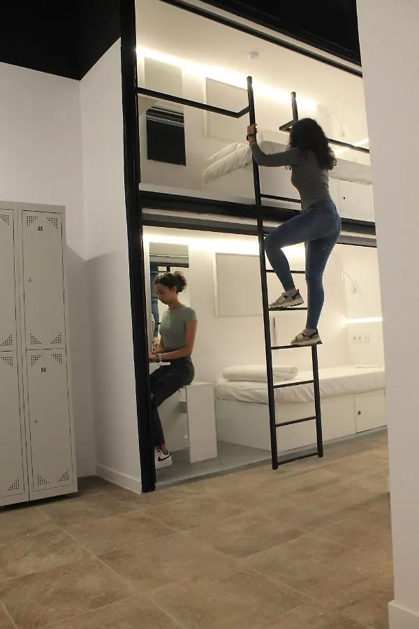 Capsule hotel M Pods Malaga Hotel