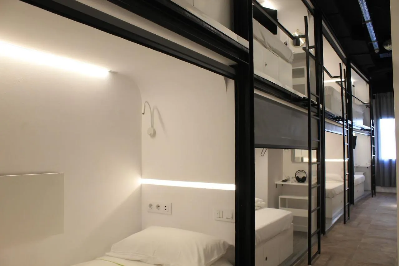 Capsule hotel M Pods Malaga Hotel