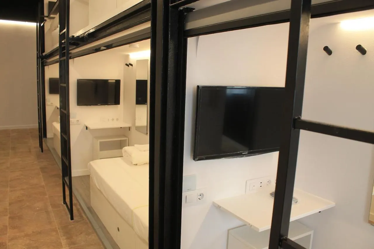 Capsule hotel M Pods Malaga Hotel